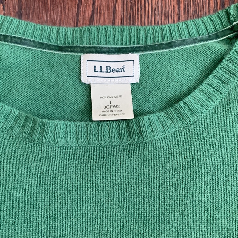 LL Bean 100% cashmere crewneck sweater